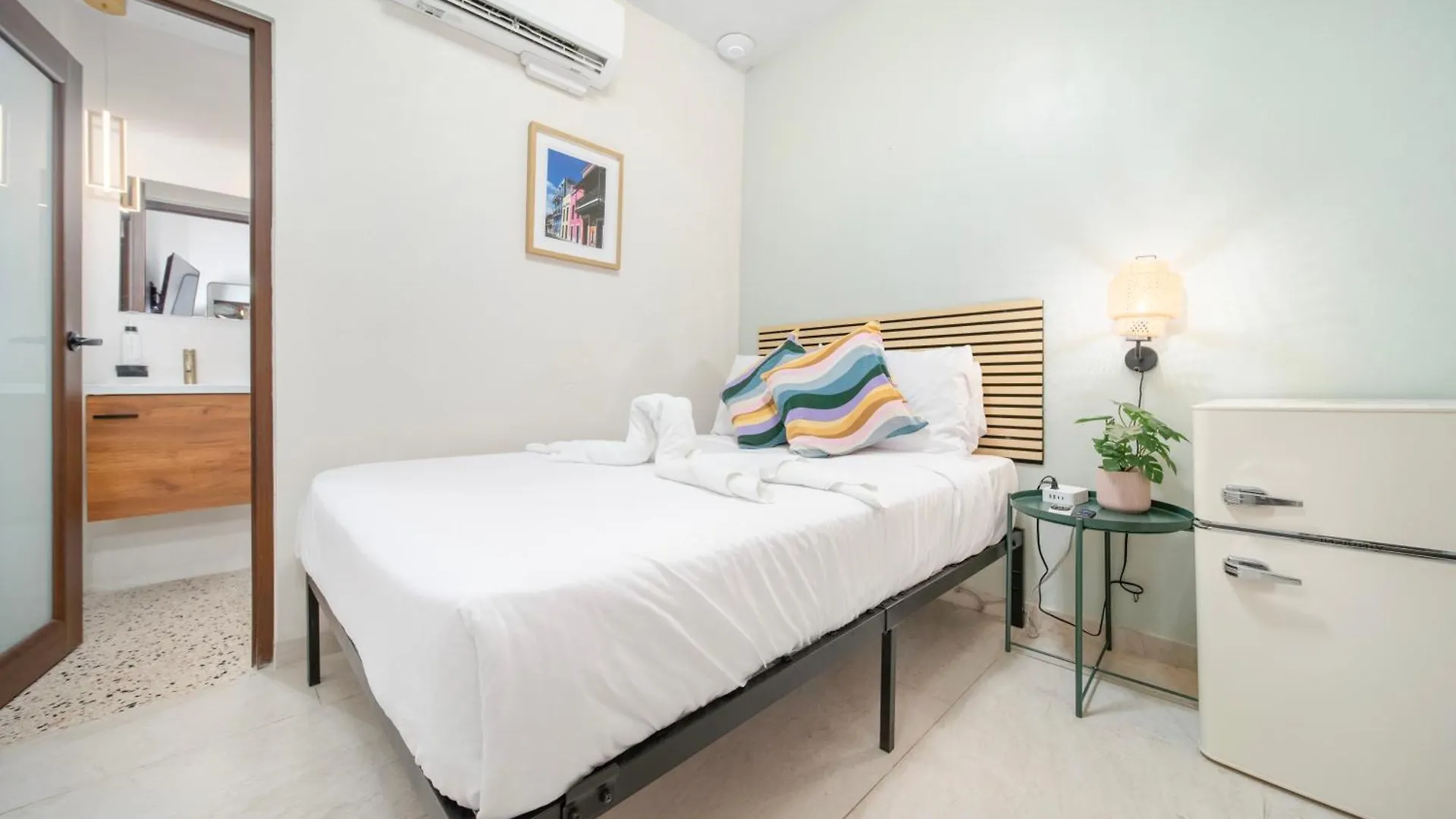 Room 3 Vibrant Walkable Hub In Santurce San Juan Hotel
